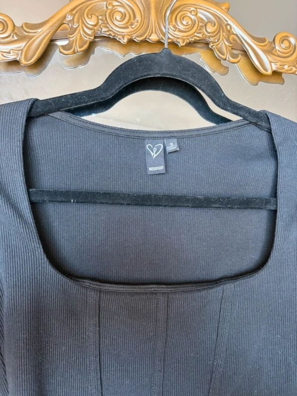 Windsor Black Square Neck Corset Style Long Sleeve Crop Top - Picture 4 of 5